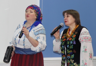 В библиотеке прозвучали стихи и песни народов России